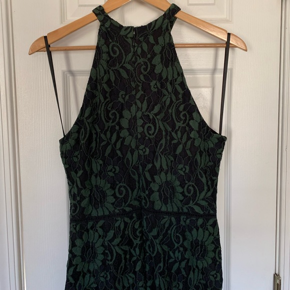 Alexia Admor Green Over Black Lace Dress - threedaughtersproperties.com